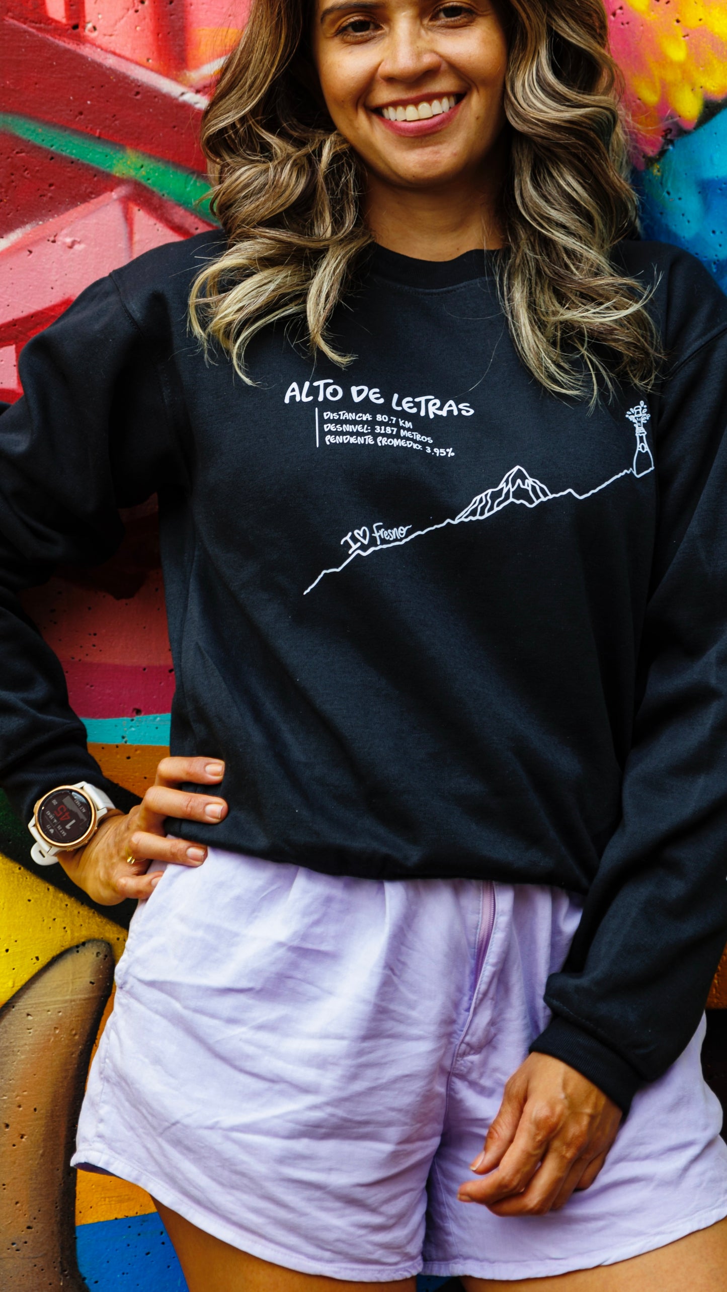 Detalle del tejido del buso inspirado en ciclistas del Alto de Letras.