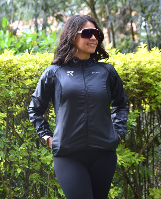 Chaqueta Cortavientos Convertible en Chaleco Negra Femenina | Práctica y Funcional